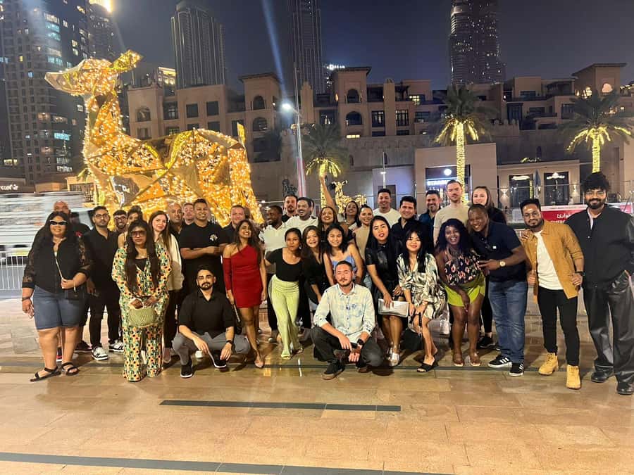 Dubai: Pub Crawl Nightlife Tour - The guide makes or breaks the evening