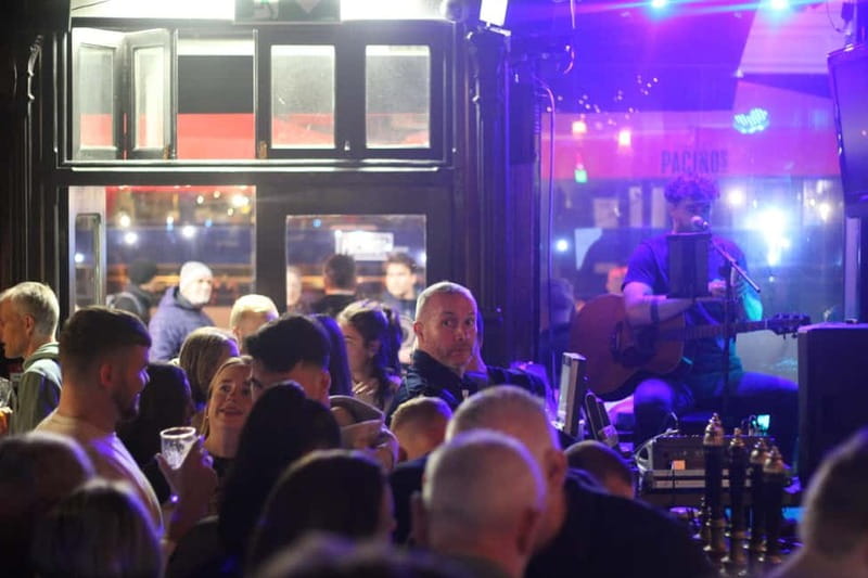 Dublin: City Pub Crawl Experience - Finishing With Dancing at D Two