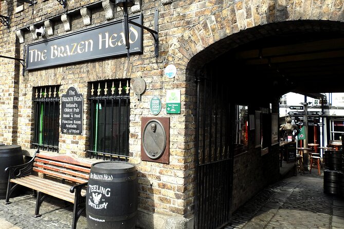 Dublin Old Town: Famous Pubs Exploration Game and Tour - The Brazen Head begins the family mystery