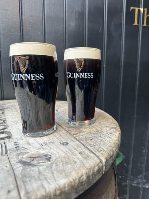 Dublin: Pub Tour. Pour The Perfect Guinness, Whiskey & Music - Whiskey and old Dublin near Christ Church Cathedral
