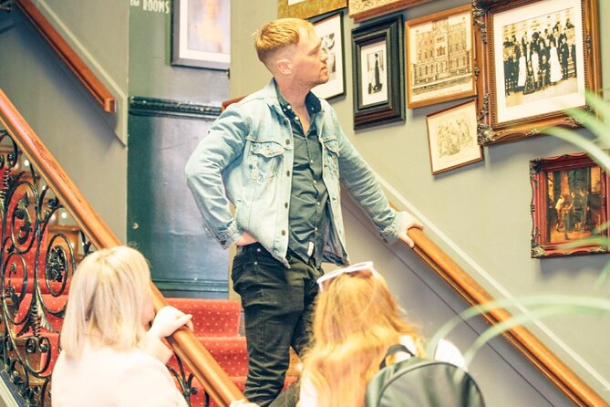 Dublin Storytelling Pub Tour - 3 stops, drinks & local snacks - Beginning at Powerscourt Townhouse