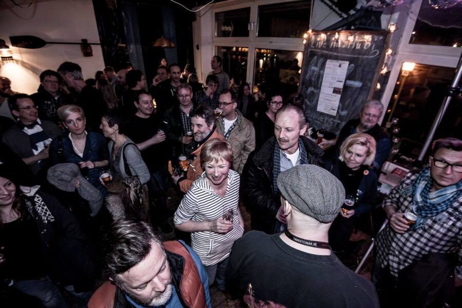 Duisburg-Ruhrot: Historic Harbor Pub Tour - Who will enjoy this pub walk?