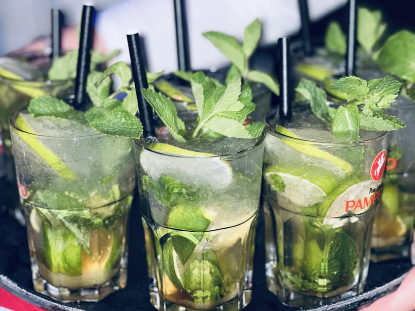 Düsseldorf: Private pub crawl with insider-guide & shots - Who will enjoy this Düsseldorf pub crawl most?