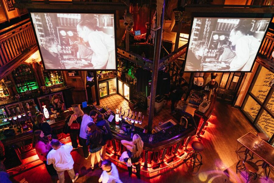 Edinburgh: 7 Bar Pub Crawl with 7 Shots & Discounts - Who will enjoy this Edinburgh night out