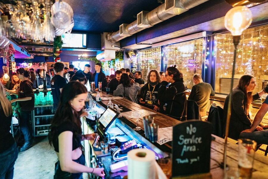 Edinburgh: 7 Bar Pub Crawl with 7 Shots & Discounts - Stop seven: the club finish