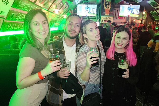 Edinburgh Pub Crawl Free Shots and VIP Entry - What this Edinburgh pub crawl is really like
