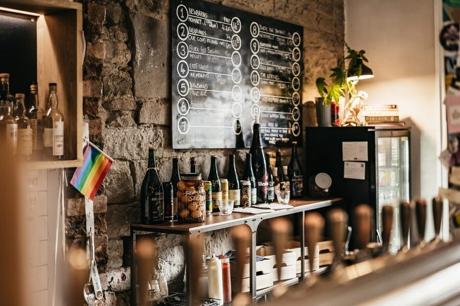 Edinburgh: Pubs and History Guided Walking Tour with Beer - Finishing toward Grassmarket