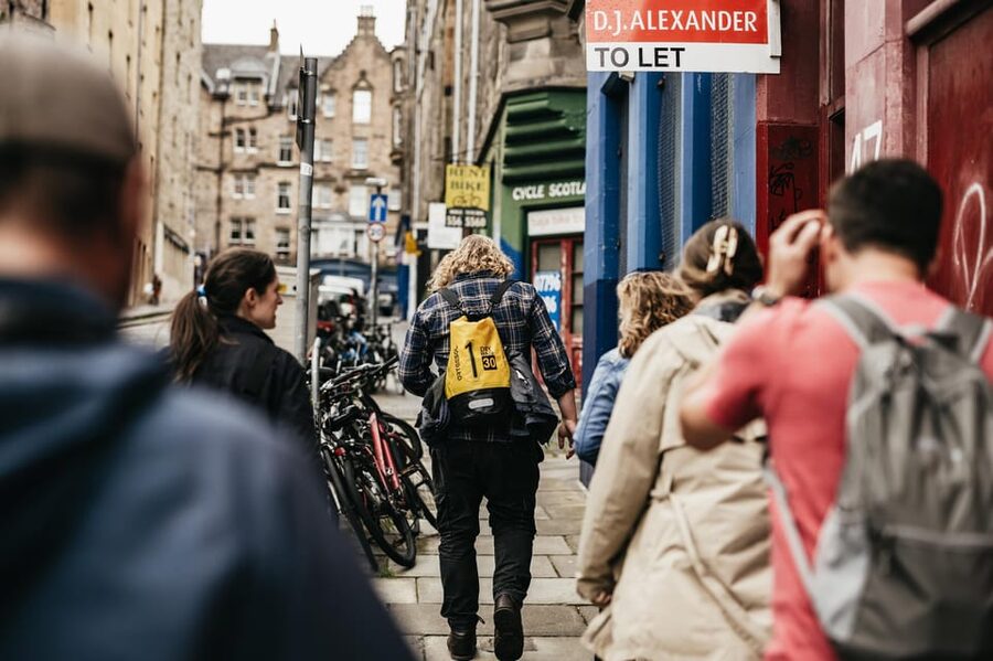 Edinburgh: Pubs and History Guided Walking Tour with Beer - What the $62 price gets you