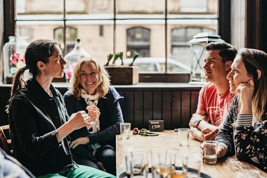 Edinburgh: Pubs and History Guided Walking Tour with Beer - Starting at 26 St Giles’ Street