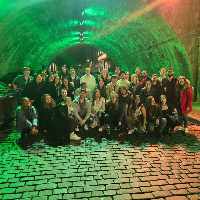 Edinburgh: Ultimate Pub Crawl Party with 7 Bars & 1 Club - Queue skipping and drink deals at the doors