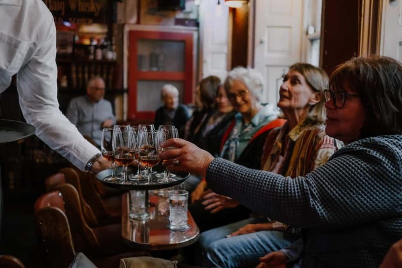 Edinburgh: Whisky Tasting and Storytelling in a Historic Pub - The first pours: learning whisky from grain to glass