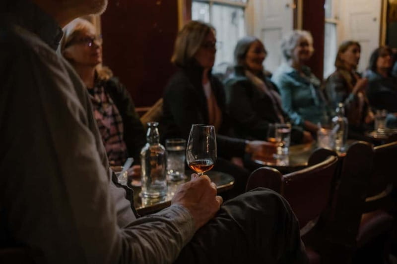 Edinburgh: Whisky Tasting and Storytelling in a Historic Pub - A relaxed two-hour pace