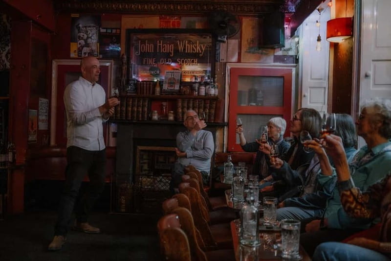 Edinburgh: Whisky Tasting and Storytelling in a Historic Pub - Who should book this experience?