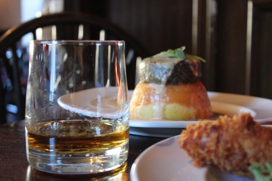 Edinburgh: Whisky Tasting in one of the oldest pubs - Key points at a glance
