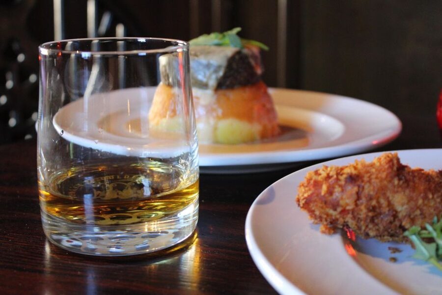 Edinburgh: Whisky Tasting in one of the oldest pubs - What the 45-minute visit is really like