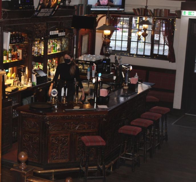 Edinburgh: Whisky Tasting in one of the oldest pubs - Three glasses, three very different whisky styles