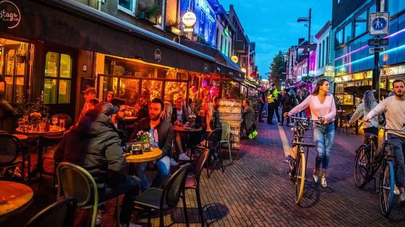 Eindhoven: Pub Crawl with Free Drinks and Entrance - Key points at a glance
