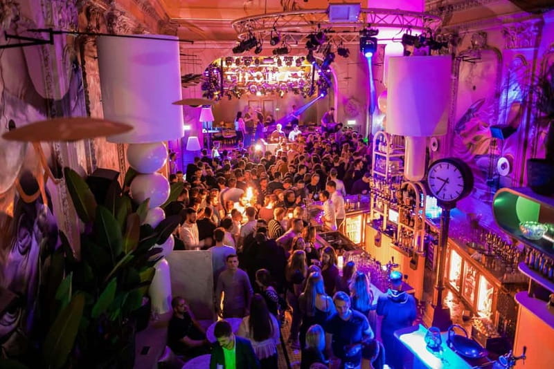 Eindhoven: Pub Crawl with Free Drinks and Entrance - Why Stratumseind makes sense for a pub crawl