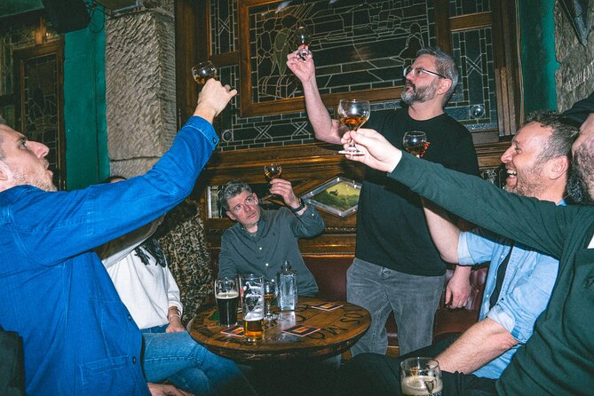 Explore Glasgow: Scottish Rogue Whisky Walking Pub Crawl - Following the River Clyde through Glasgow