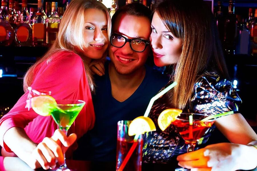Gdansk: Stag Night Pub Crawl with Female Guide - Starting in Gdansk Old Town with a welcome drink
