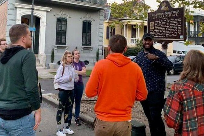 Ghost Tour and Haunted Pub Crawl Party with Free Shot - Starting with a shot at BMC Balcony Music Club