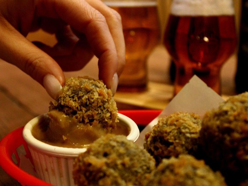 Glasgow: Beer Flight with a Haggis Taster in a Glasgow pub - Starting at Van Winkle Barrowlands