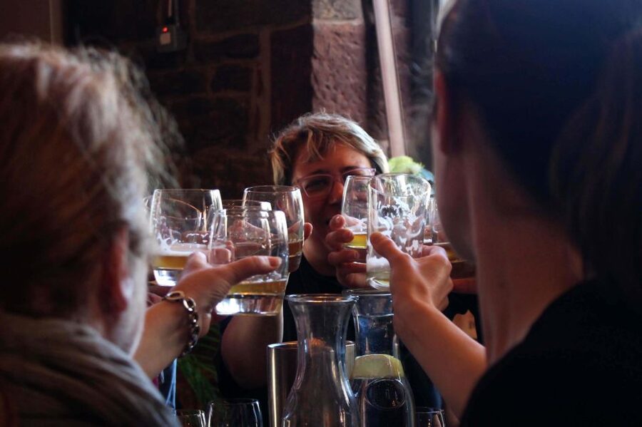 Glasgow: Pubs & History Guided Walking Tour with Beer - George Square gives the tour its broadest view