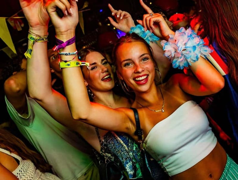 Groningen: Pub Crawl with Pub Quiz, Free Shots and Games - The pub quiz is the real icebreaker