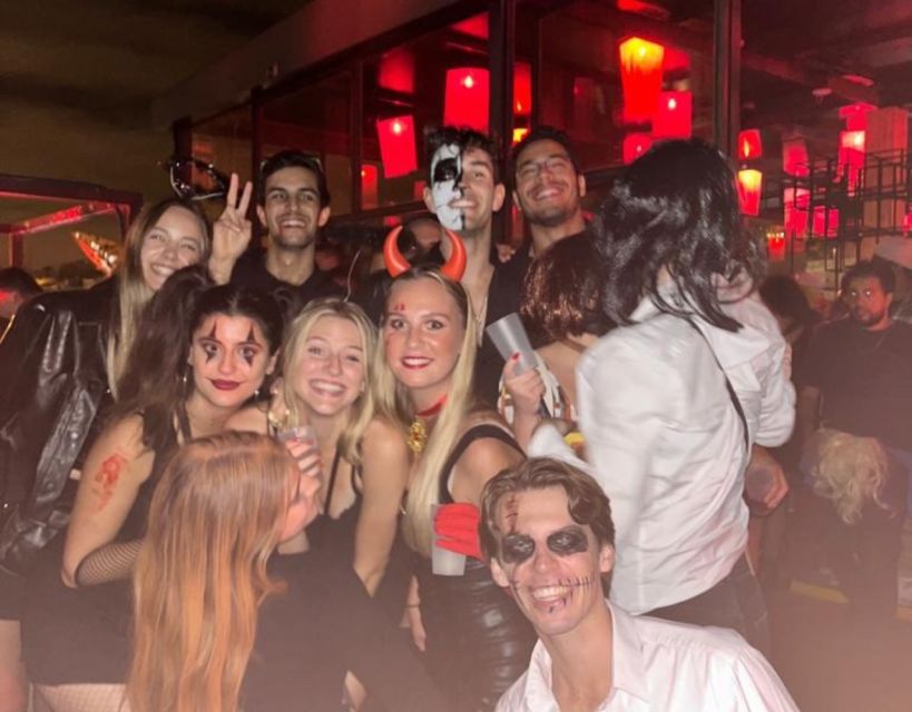 Halloween Haunts: Lisbon Pub Crawl Experience - VIP entry to the haunted club