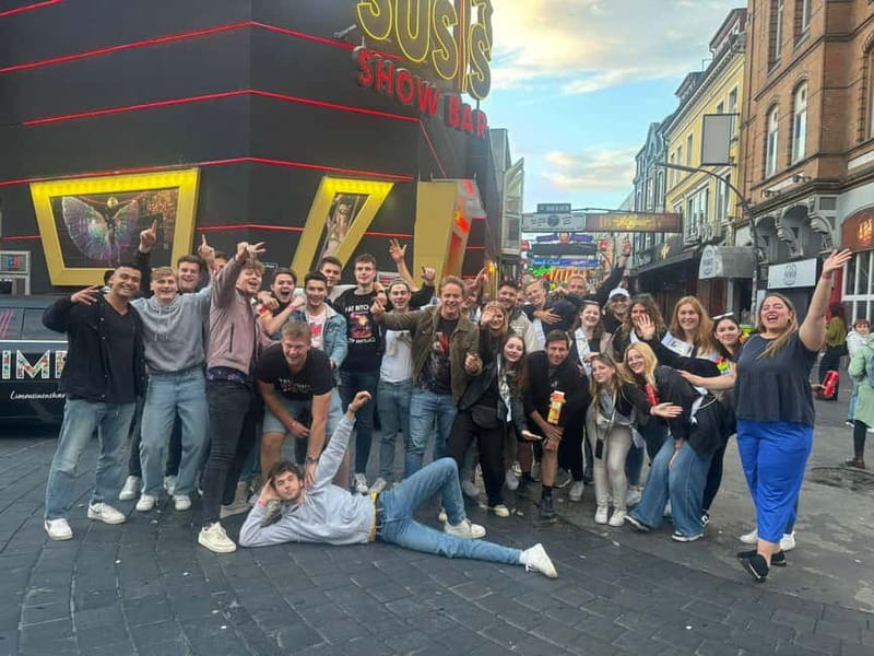 Hamburg Pub Crawl - 4 Locations, Shots & Club Entry - Starting on Beatles-Platz in St. Pauli