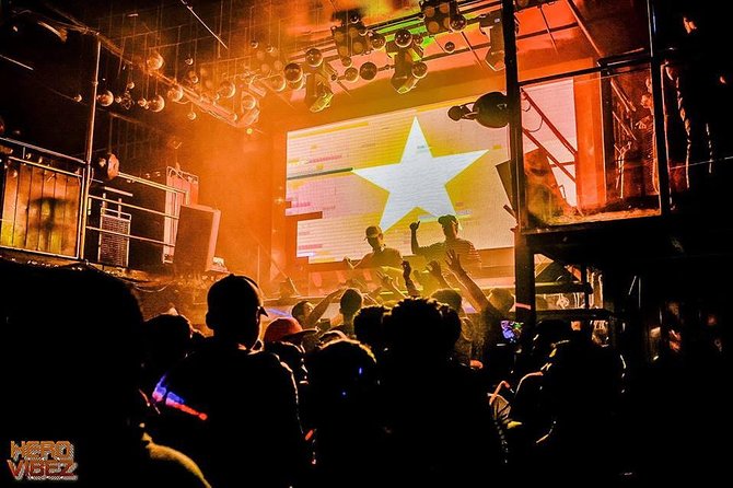 Hanoi Bar-Pub Experience Nightlife With Local Expert - Ta Hien Street and Hanoi’s famous beer scene