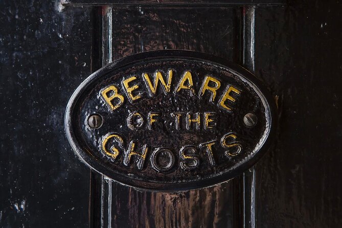 Haunted Pub Crawl - Betsy Ross, her house, and a famous grave
