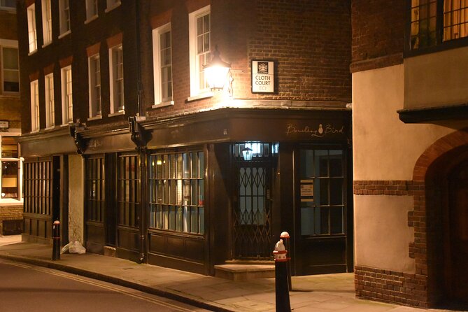 Haunted Pub Tour of London - Ye Olde Cheshire Cheese: the grand finale on Fleet Street
