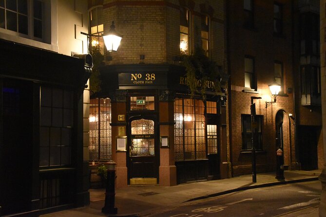 Haunted Pub Tour of London - What the $249.64 group price really buys