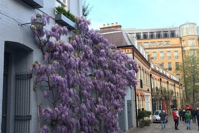 Historic London Pub Walk. A Walk Around Belgravia and Her Amazing Pubs - A private walk with a retired Met detective