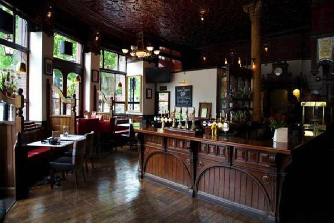 Historic London Pubs Private Walking Tour With Free Drinks! - Clerkenwell and the old Knights of St. John