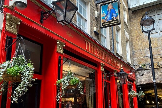 Historic Pub Walking Tour of London - Guides who make the afternoon work