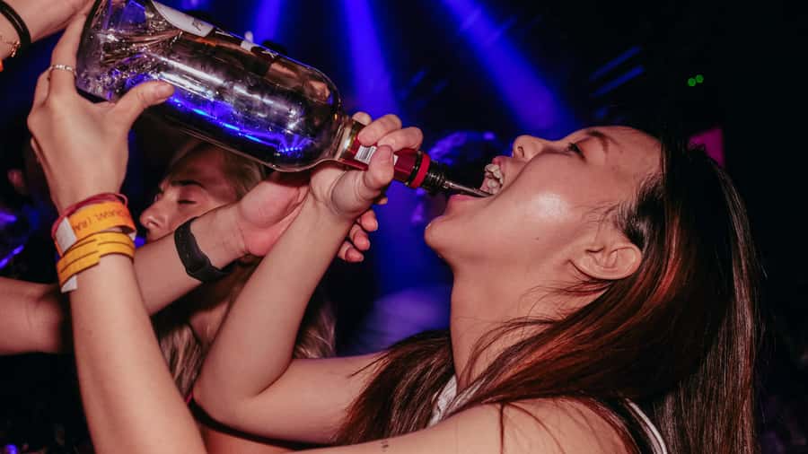 Hong Kong: 3-Hour Lan Kwai Fong Pub Crawl - Why this Lan Kwai Fong night is useful