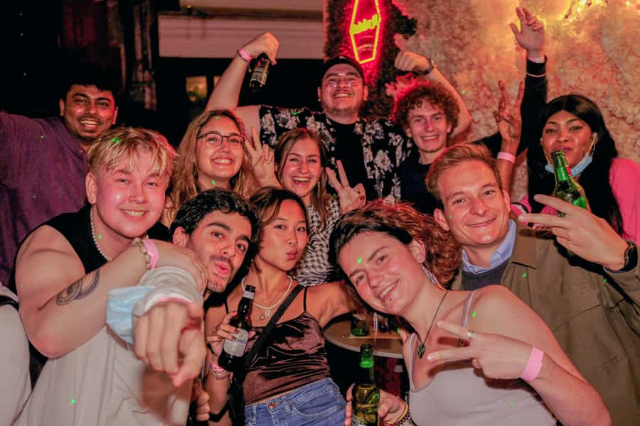 Hong Kong: 3-Hour Lan Kwai Fong Pub Crawl - Three bars, each with a practical purpose