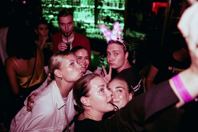 Hong Kong Pub Crawl at Lan Kwai Fong (LKF) - Drink deals and four complimentary shots
