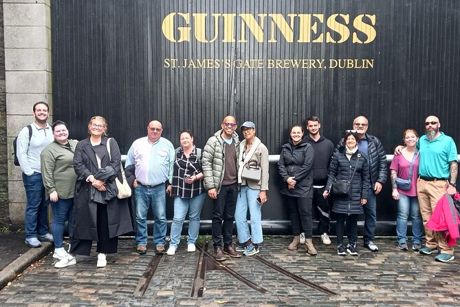 House of Guinness with Guinness Storehouse and Brazen Head Pub - Raising a pint at Arthur’s Pub