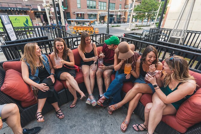 Indianapolis Mobile Pub Tour and Experience - Drinks, Music, and the Extra Costs