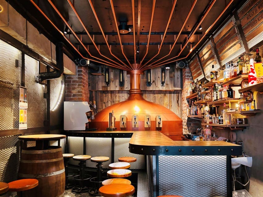 Kabukicho bar hopping & grab a bite tour - A quiet pause at Hanazono Shrine