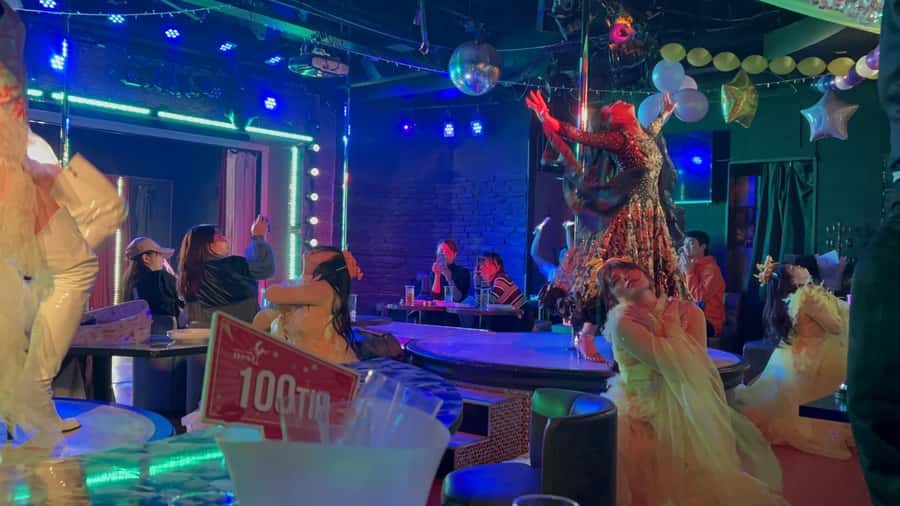 Kabukicho bar hopping & grab a bite tour - The entertainment stop at Show Club nest