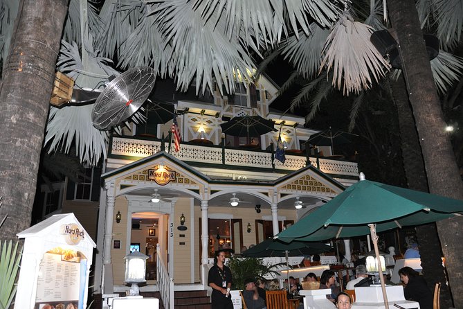 Key West Haunted Pub Crawl and Ghost Tour with Free T-Shirt - Robert the Doll at the Artist House