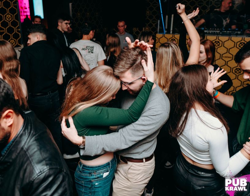 Krakow: Pub Crawl 1H Open Bar, VIP Entry & Welcome Shots - Should you book the Kraków pub crawl?