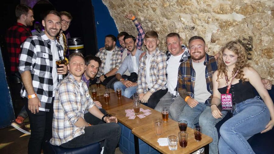 Krakow: Pub Crawl 1H Open Bar, VIP Entry & Welcome Shots - Group size, pace, and the social side