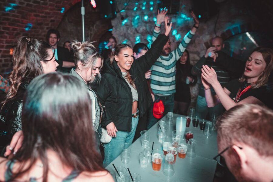 Krakow: Pub Crawl with 1 Hour of Unlimited Alcoholic Drinks - Photos, pacing, and looking after yourself