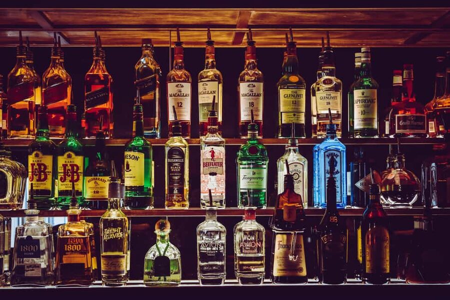 Kutaisi: Guided Pub Crawl with Welcome Shots - Why this pub crawl works well in Kutaisi