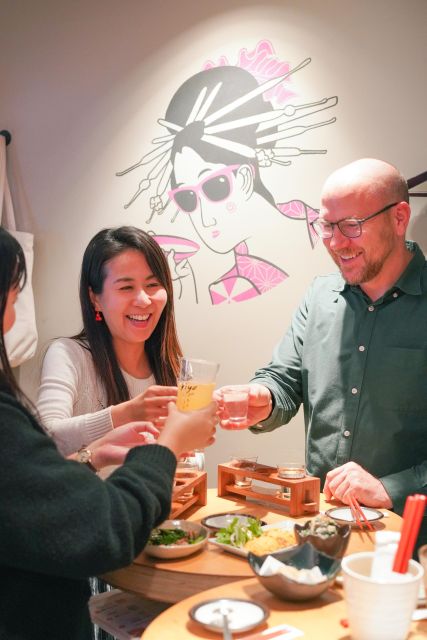 Kyoto : Bar Hopping Tour in Pontocho Alley at Night - Meeting at Gion Shijo and entering Pontocho